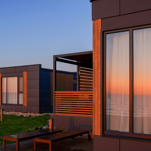 Береговые Апартаменты с панорамным видом на море и собственным выходом на пляж, 2 двуспальные кровати king size