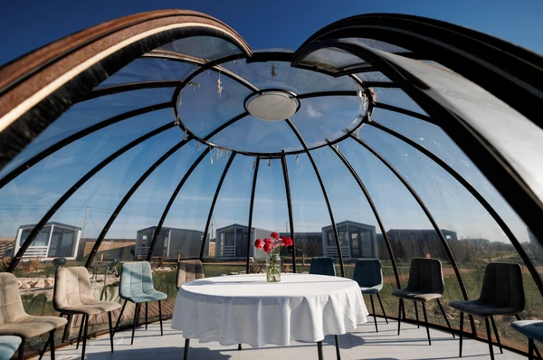 Иглу - закрытая панорамная беседка