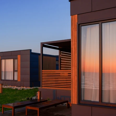 Береговые Апартаменты с панорамным видом на море и собственным выходом на пляж, 2 двуспальные кровати king size