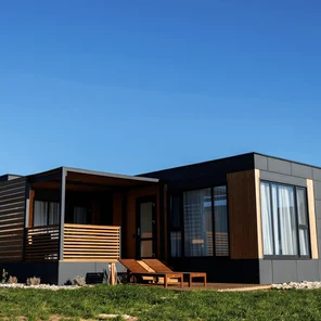 Береговые Апартаменты с панорамным видом на море и собственным выходом на пляж, двуспальный диван и двуспальная кровать king size