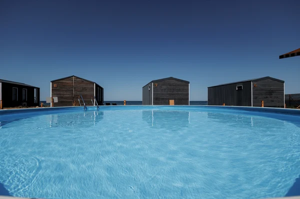 Открытый подогреваемый бассейн